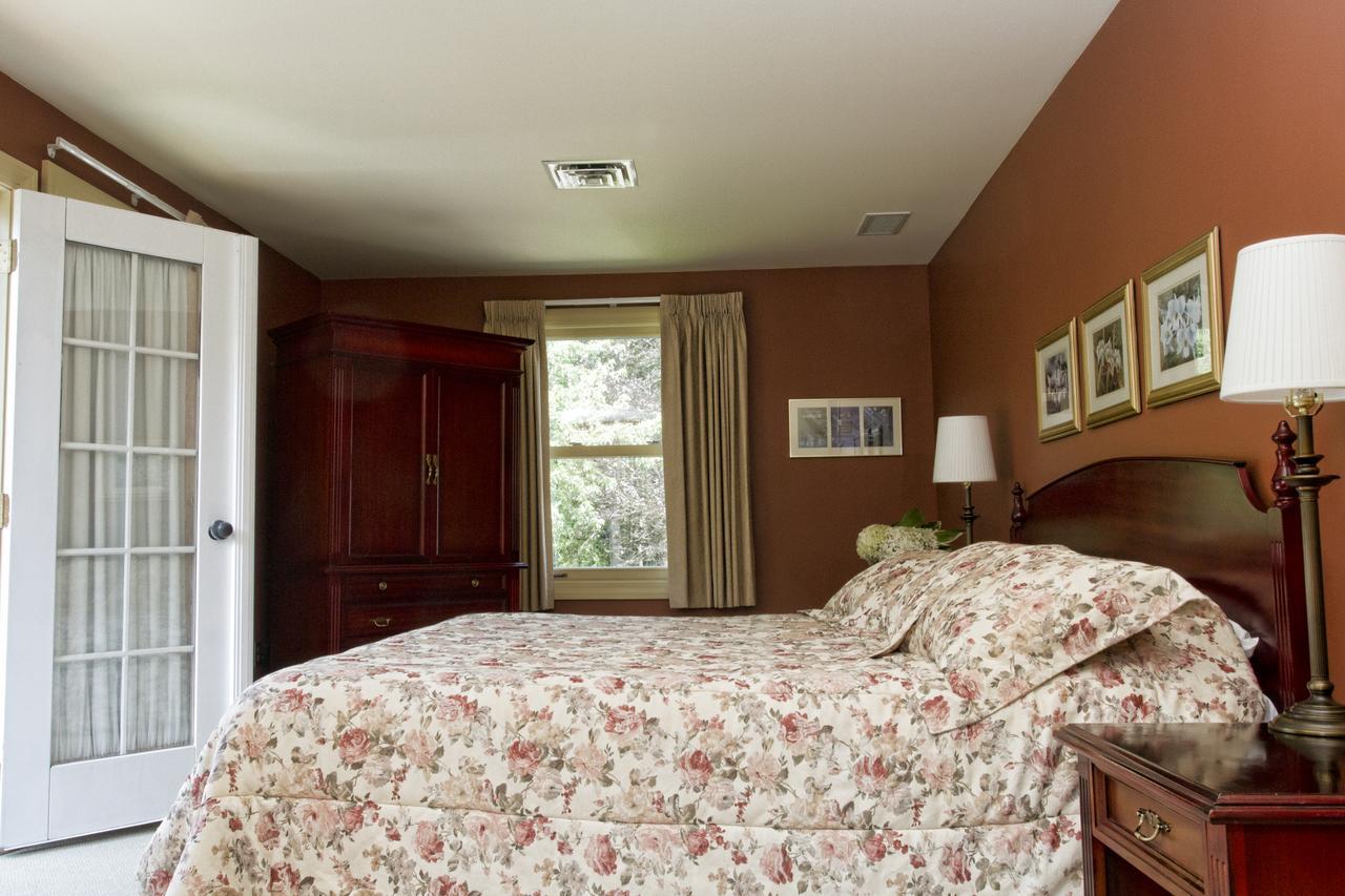 Westover Inn Saint Marys Exterior photo